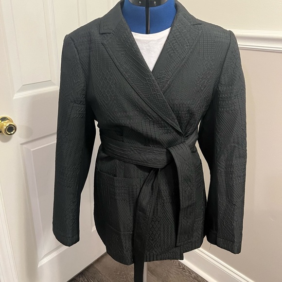 BCBG MaxArzia Conner Black Tie Wrap Textured Blazer - Picture 2 of 6